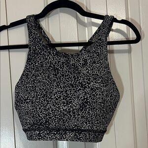 Black and White Patterned Women's Sports Bra Lululemon High neck Sports bra
